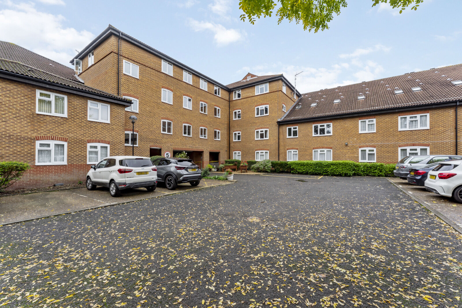 2 bedroom  flat for sale Chatsworth Place, Mitcham, CR4, main image