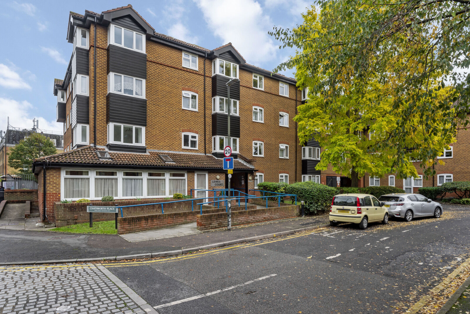 2 bedroom  flat for sale Chatsworth Place, Mitcham, CR4, main image