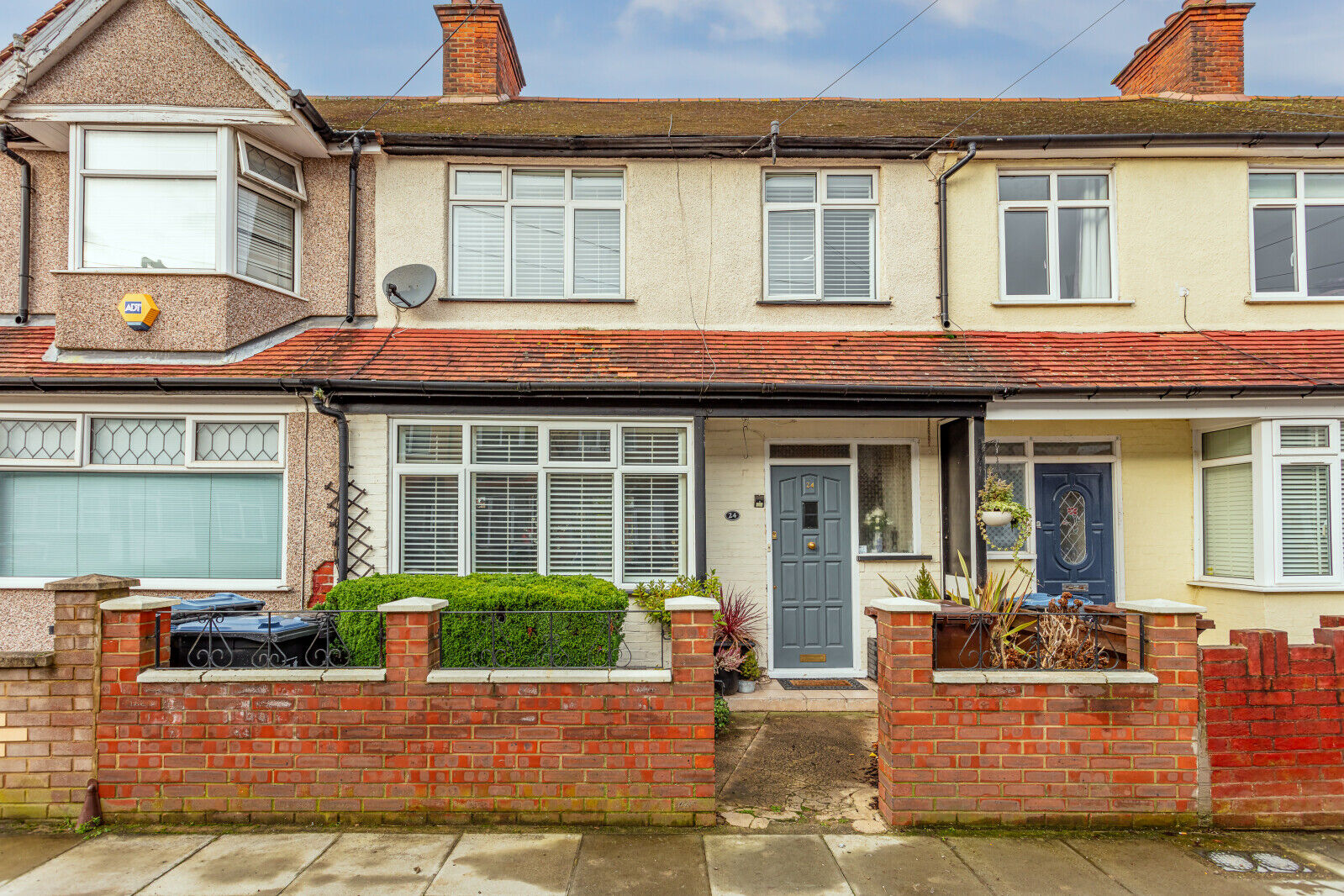 3 bedroom mid terraced house for sale Robinhood Close, Mitcham, CR4, main image
