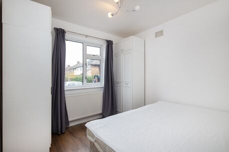 2 bedroom  flat to rent, Available from 15/03/2024