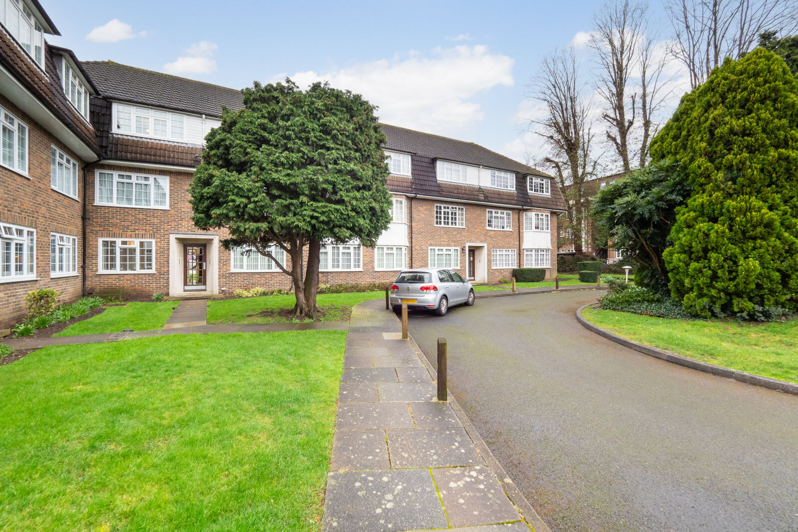 2 bedroom  flat for sale Queensfield Court, London Road, SM3, main image