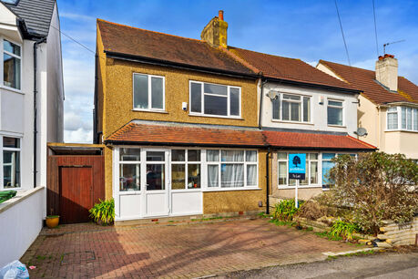 3 bedroom semi detached house to rent, Available from 09/03/2024