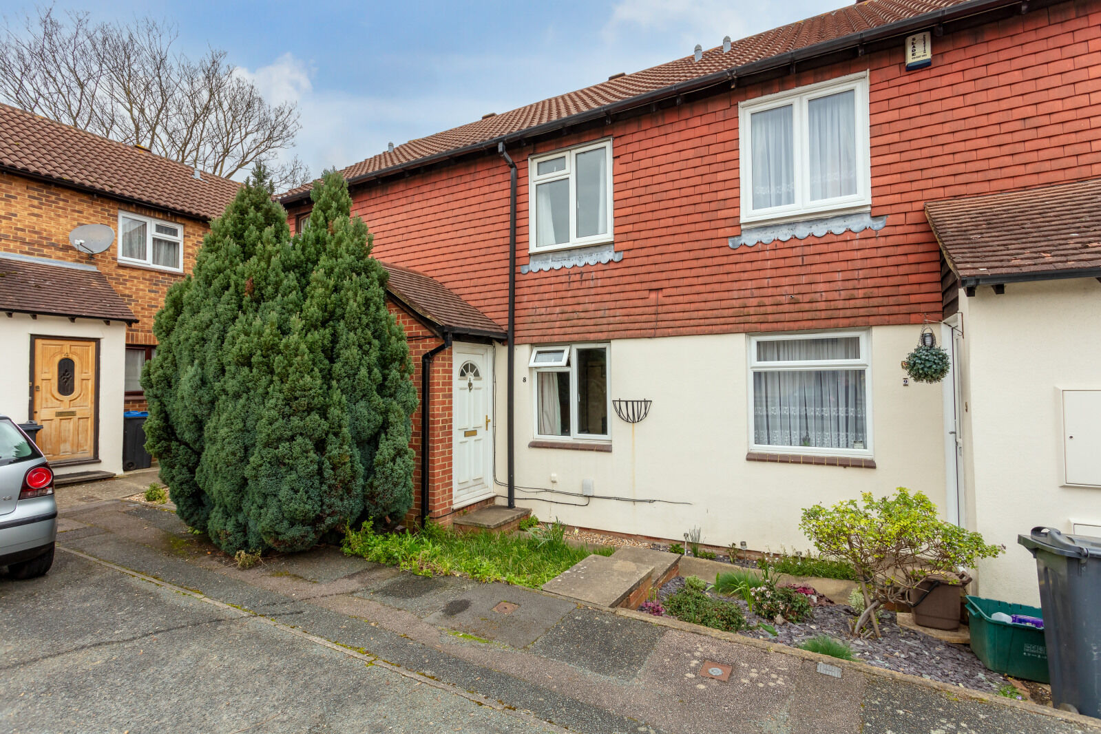 2 bedroom mid terraced house for sale Connaught Gardens, Morden, SM4, main image