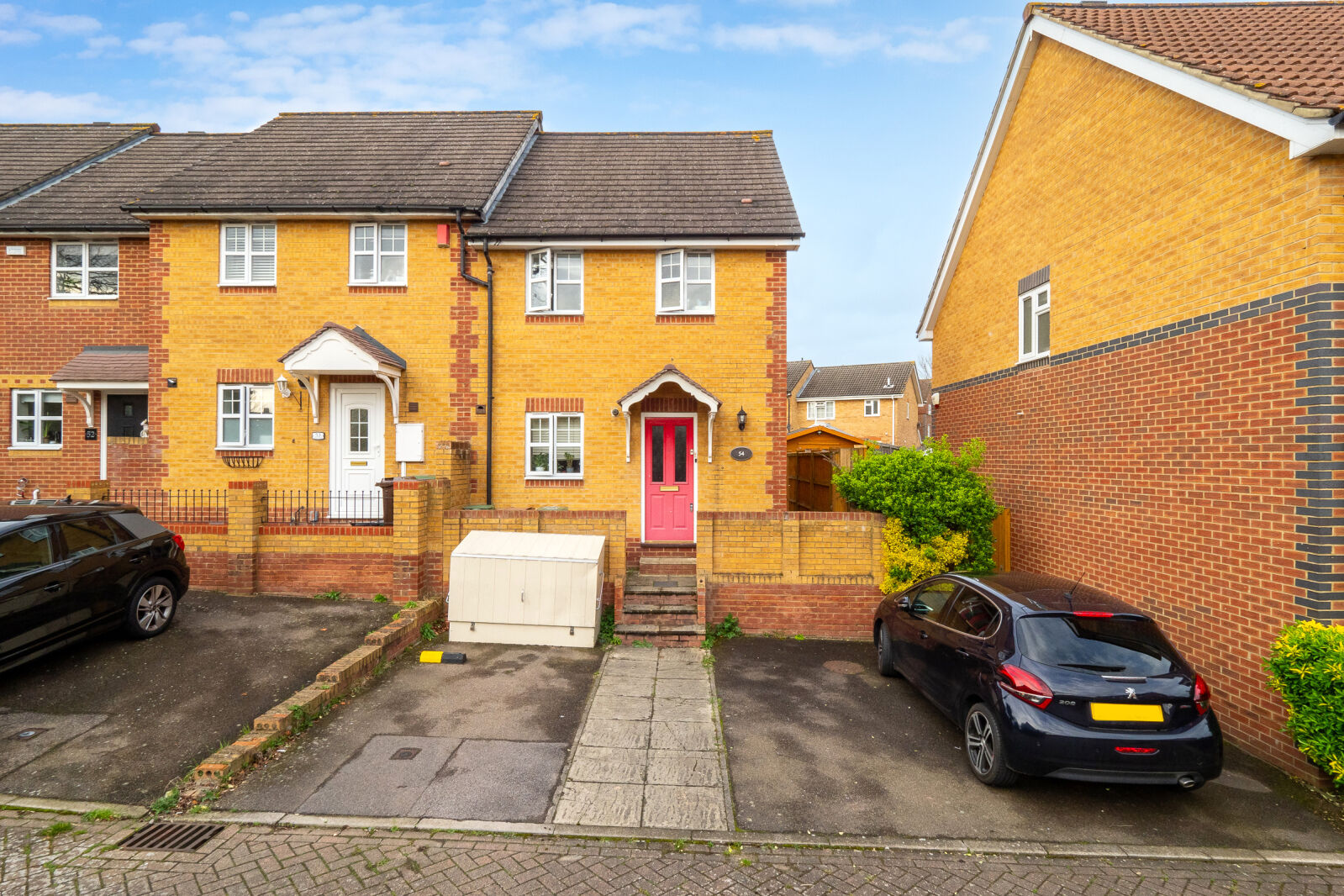 3 bedroom end terraced house for sale Bakers Gardens, Carshalton, SM5, main image