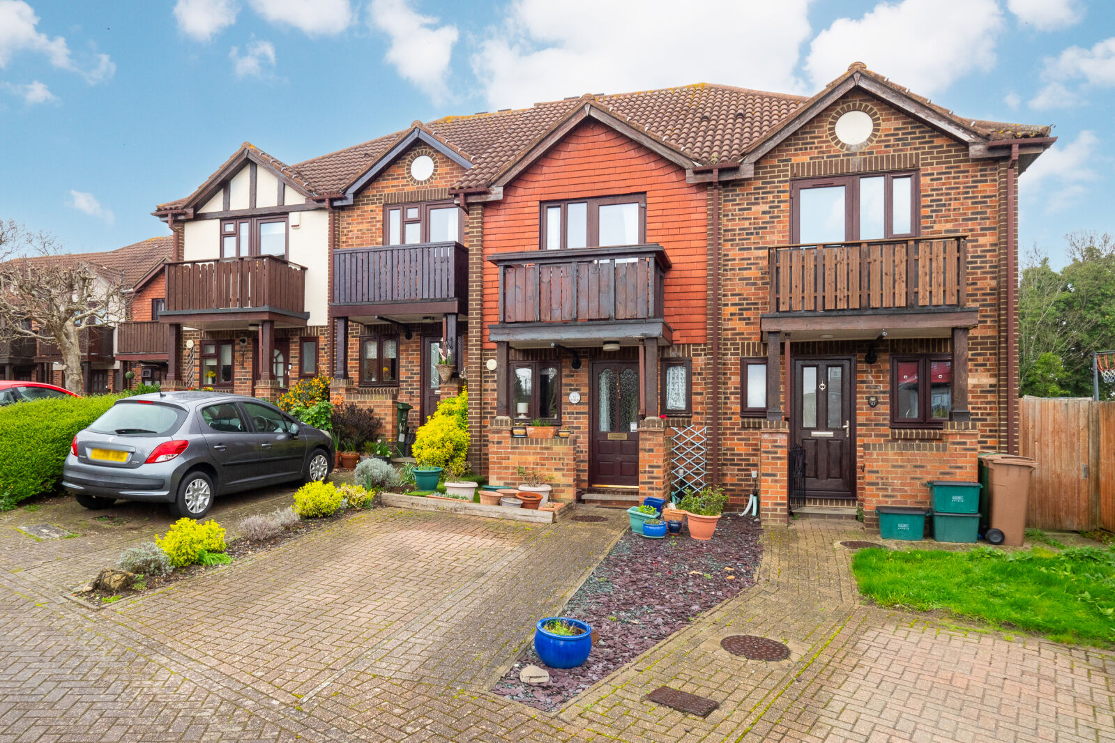 2 bedroom mid terraced house for sale Alpine View, Carshalton, SM5, main image