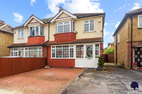 3 bedroom semi detached house to rent, Available from 03/05/2024