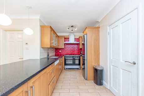 3 bedroom mid terraced house to rent, Available from 11/05/2024