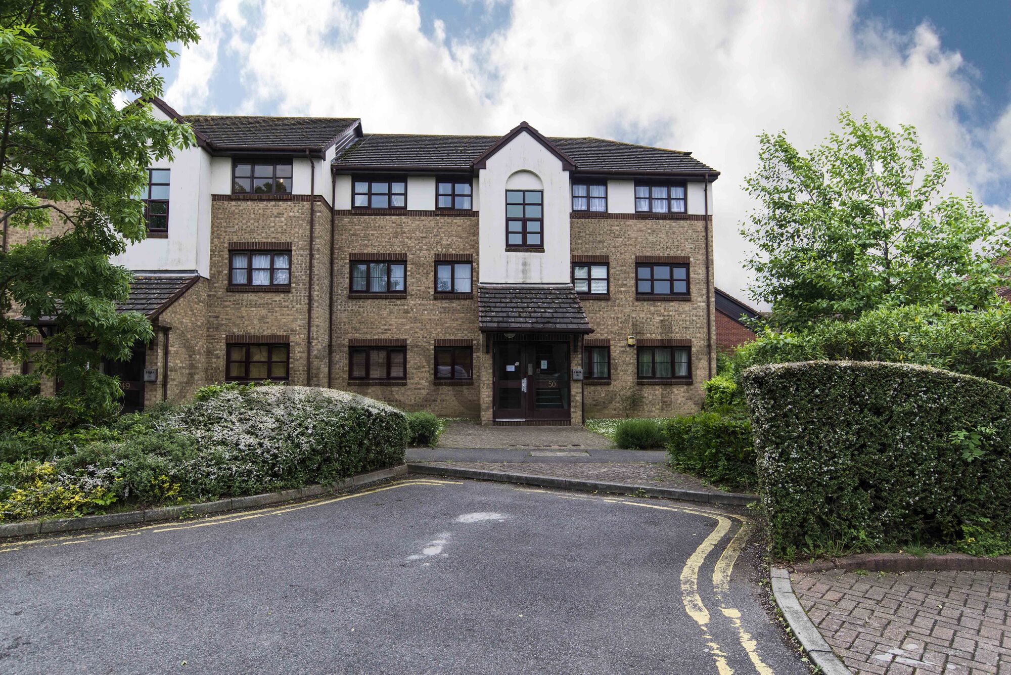 2 bedroom  flat to rent, Available from 30/05/2024 Foxglove Way, Wallington, SM6, main image