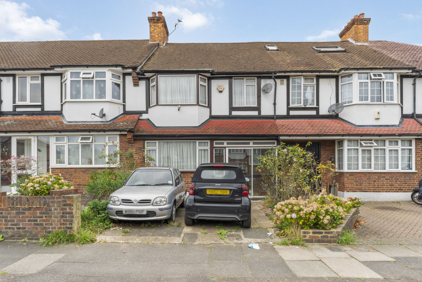3 bedroom mid terraced house for sale Chestnut Grove, Mitcham, CR4, main image