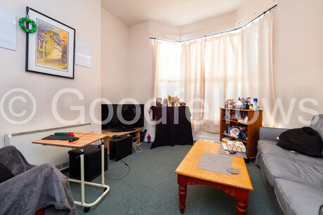1 bedroom  flat to rent, Available now