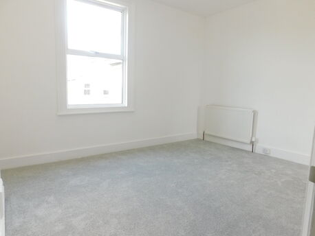 2 bedroom  property to rent, Available from 19/06/2024
