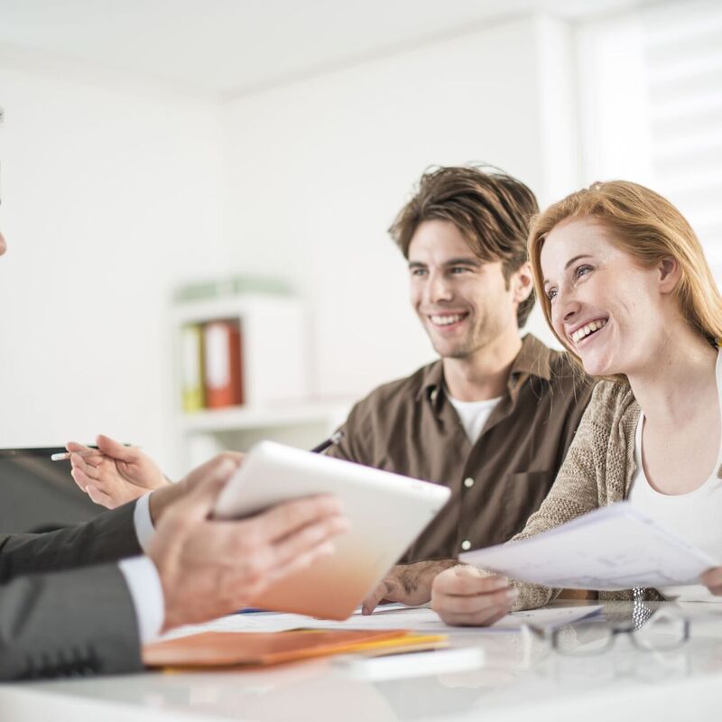 Couple with a valuer