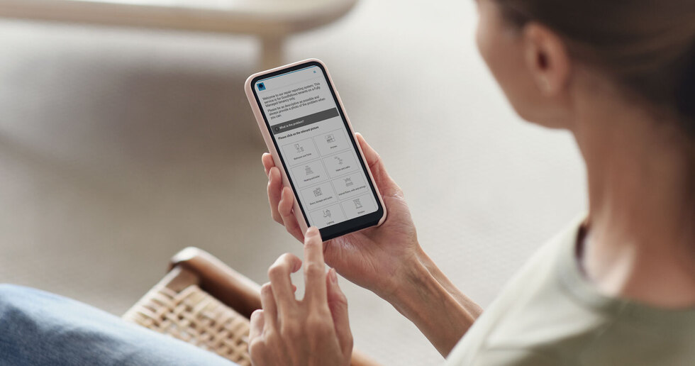 Tenant reporting a repair via online system